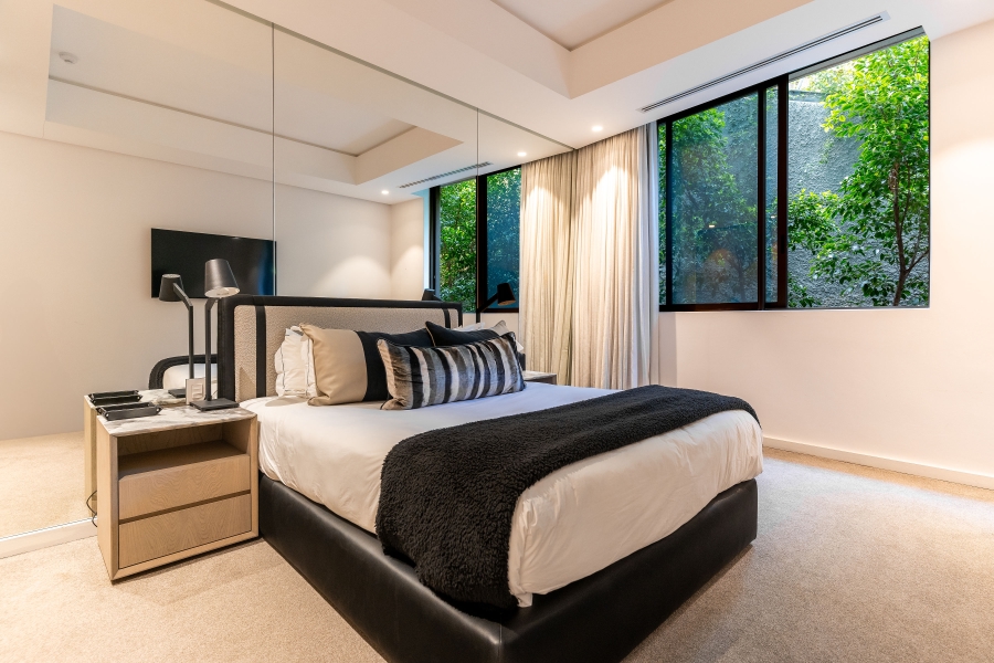 5 Bedroom Property for Sale in Clifton Western Cape